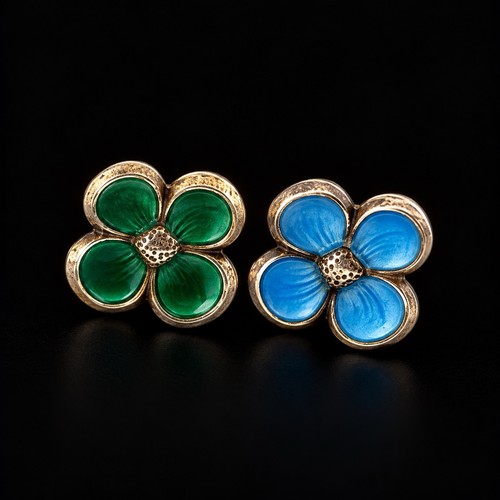 Single pierced earrings - single,